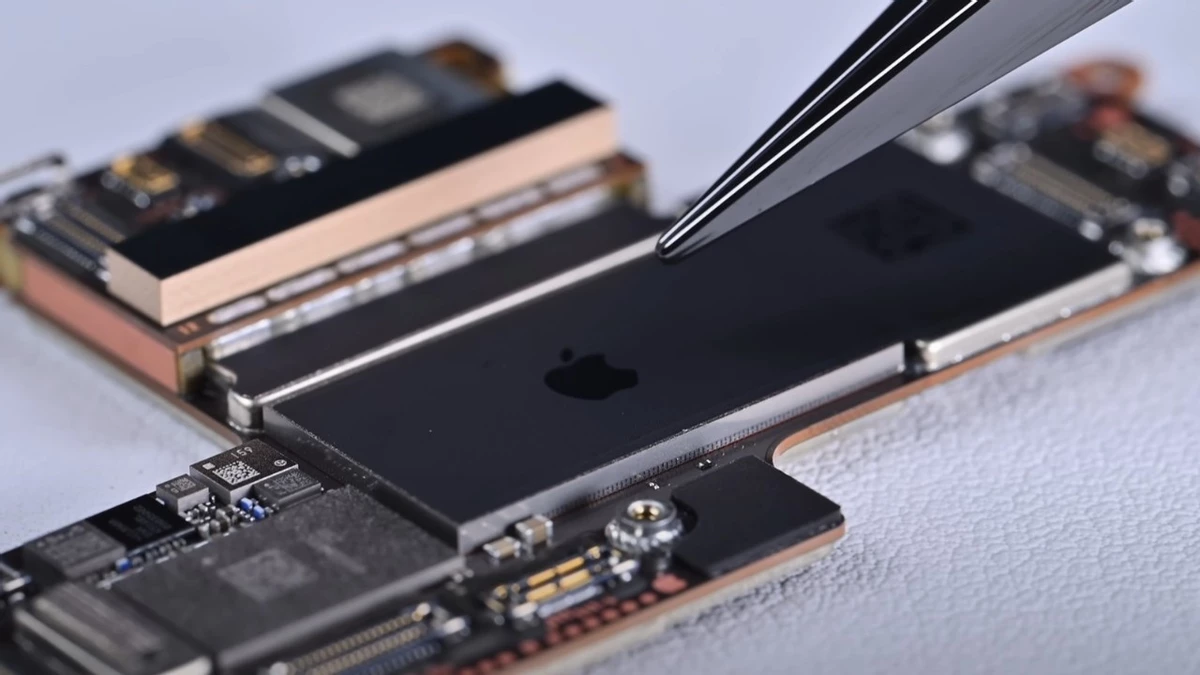 Apple блокирует модификации хранилища в iPhone Air — чипы не распознаются