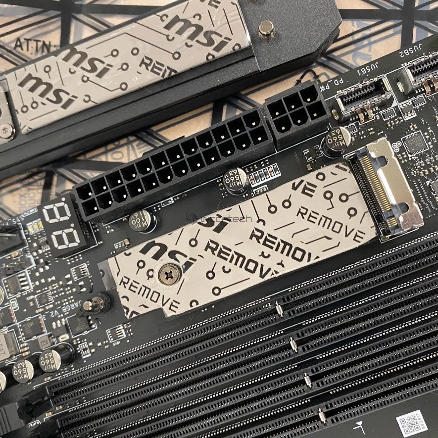 Материнская плата MSI MEG X670E GODLIKE предоставит 27 фаз питания для AMD Ryzen 7000 Материнская плата MSI MEG X670E GODLIKE предоставит 27 фаз питания для AMD Ryzen 7000