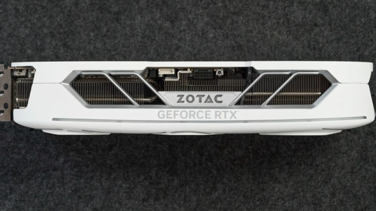ZOTAC сделали самую длинную видеокарту на данный момент. Это RTX 4090D ZOTAC сделали самую длинную видеокарту на данный момент. Это RTX 4090D