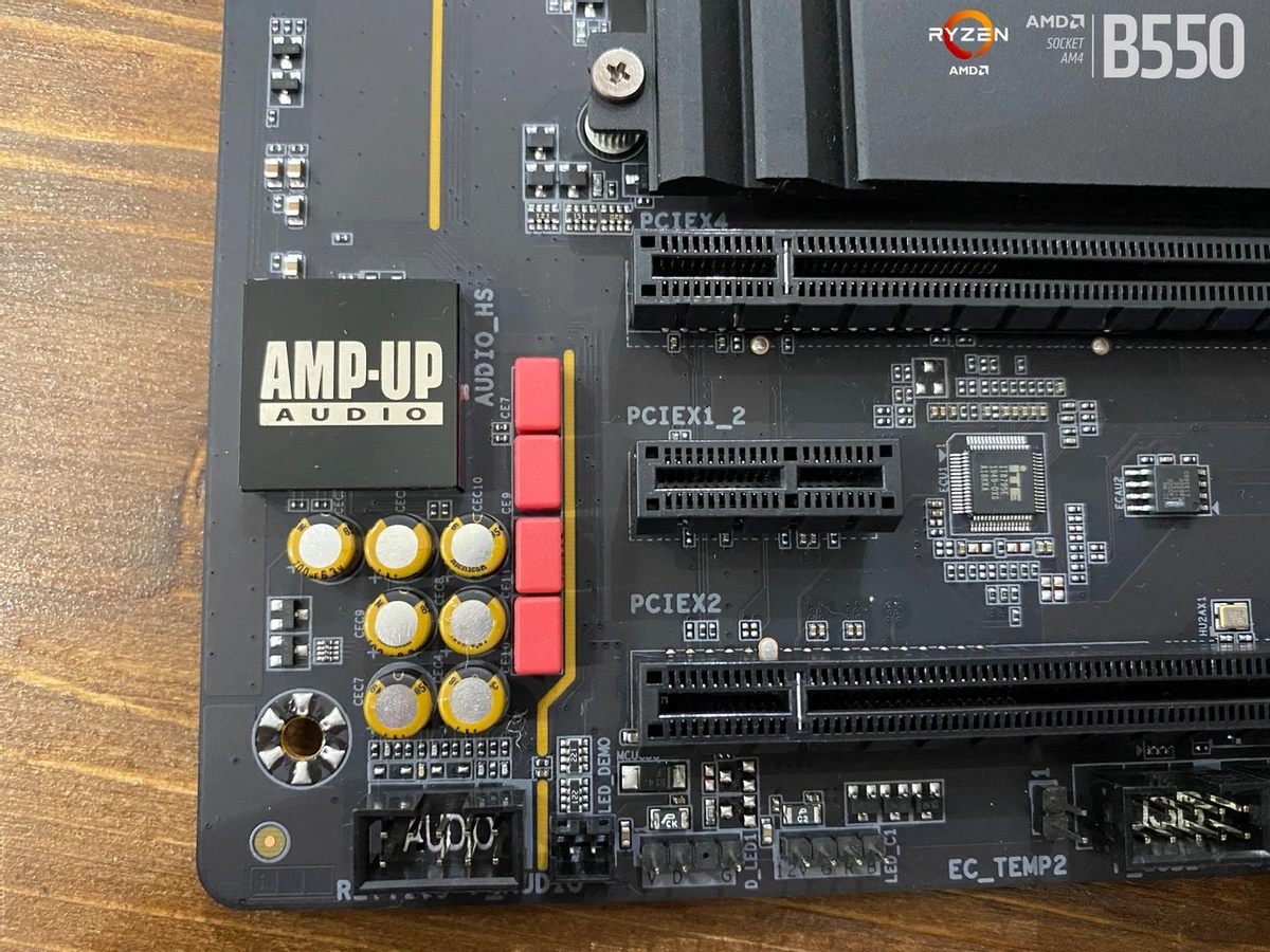 Материнская плата GIGABYTE B550 AORUS PRO — новое поколение матплат для нового поколения процессоров Материнская плата GIGABYTE B550 AORUS PRO — новое поколение матплат для нового поколения процессоров