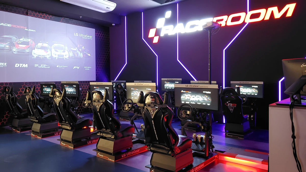 Интервью с генеральным директором «RaceRoom Russland»: о коронавирусе, автоспорте и Студенческой Лиге Интервью с генеральным директором «RaceRoom Russland»: о коронавирусе, автоспорте и Студенческой Лиге
