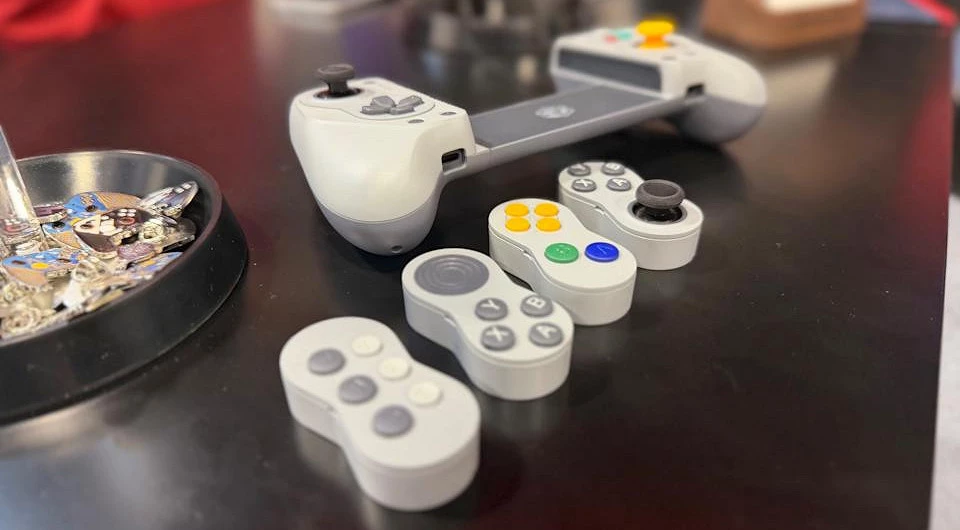 Тандем компаний Hyperkin и GameSir представил модульный геймпад X5 Alteron