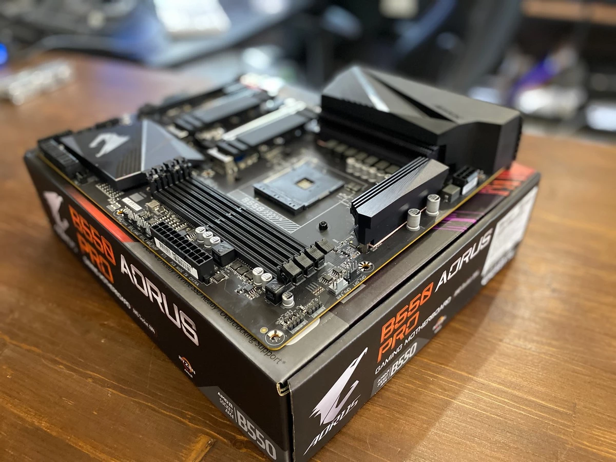 Материнская плата GIGABYTE B550 AORUS PRO — новое поколение матплат для нового поколения процессоров Материнская плата GIGABYTE B550 AORUS PRO — новое поколение матплат для нового поколения процессоров