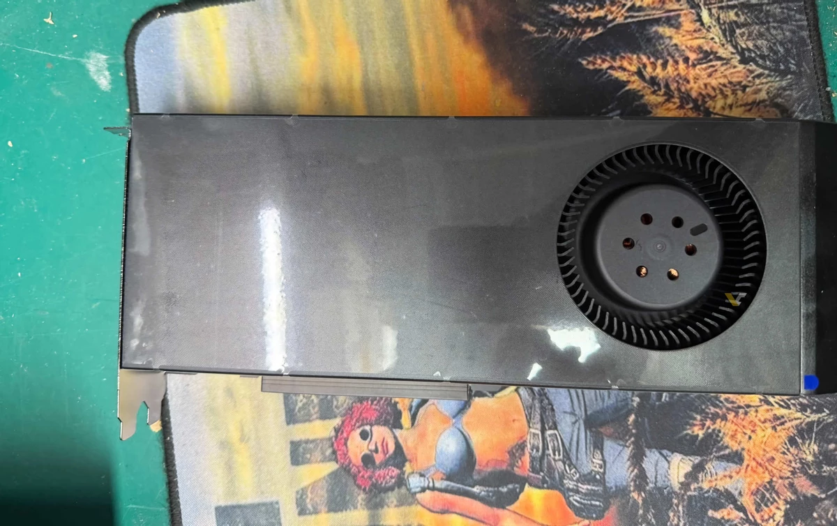 В Китае наладили выпуск RTX 4080 SUPER c 32 ГБ памяти для задач ИИ