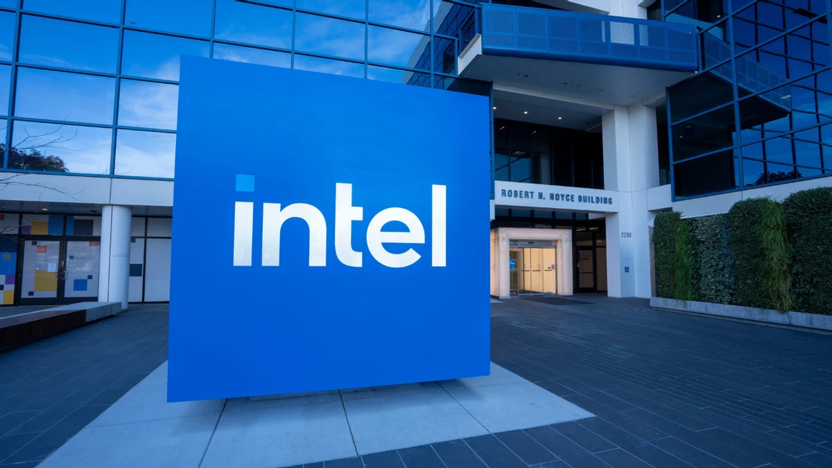 Продажи материнок и ЦП Intel в Германии значительно снизились, а у AMD — выросли Продажи материнок и ЦП Intel в Германии значительно снизились, а у AMD — выросли