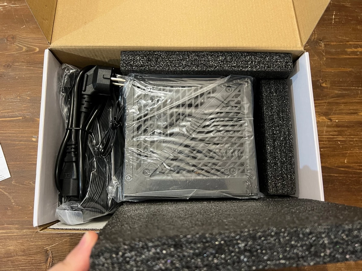 Обзор: блок питания Mirage Gold 750W с системой воздушного охлаждения Rime 4 от AeroCool Обзор: блок питания Mirage Gold 750W с системой воздушного охлаждения Rime 4 от AeroCool
