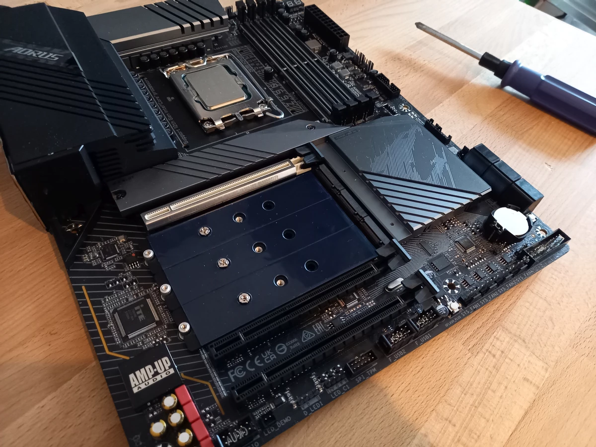 Обзор материнской платы AORUS Z690 PRO Обзор материнской платы AORUS Z690 PRO