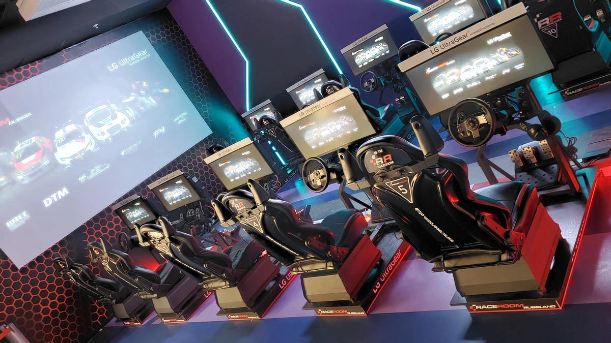 Интервью с генеральным директором «RaceRoom Russland»: о коронавирусе, автоспорте и Студенческой Лиге Интервью с генеральным директором «RaceRoom Russland»: о коронавирусе, автоспорте и Студенческой Лиге