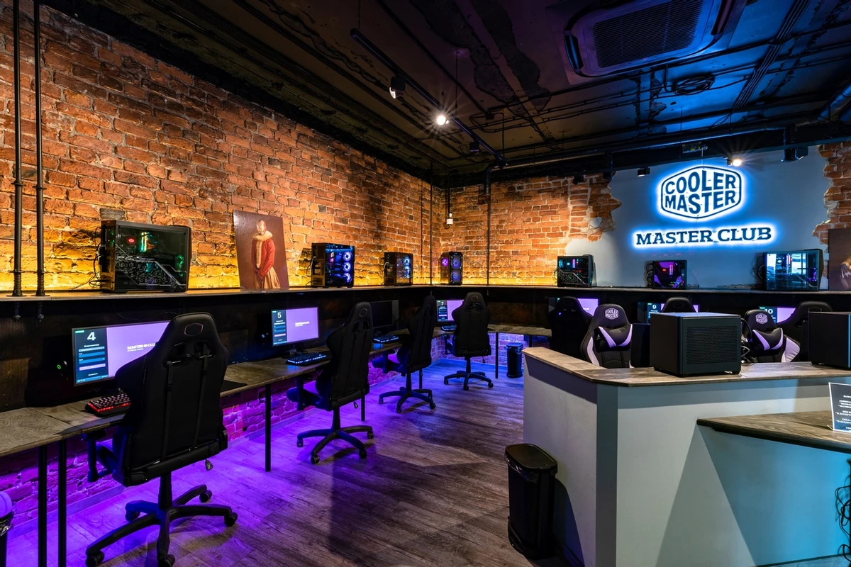 В России открылся первый компьютерный клуб под брендом Cooler Master В России открылся первый компьютерный клуб под брендом Cooler Master