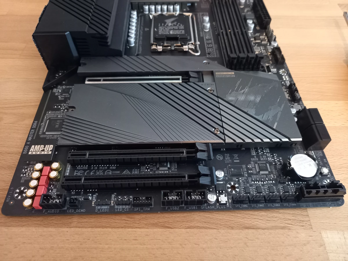 Обзор материнской платы B660 AORUS MASTER DDR4 Обзор материнской платы B660 AORUS MASTER DDR4