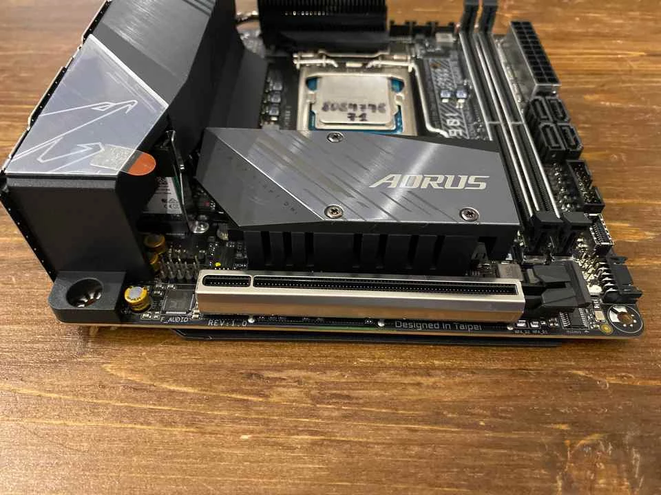 Обзор материнской платы Z590I AORUS ULTRA — от энтузиастов для энтузиастов Обзор материнской платы Z590I AORUS ULTRA — от энтузиастов для энтузиастов