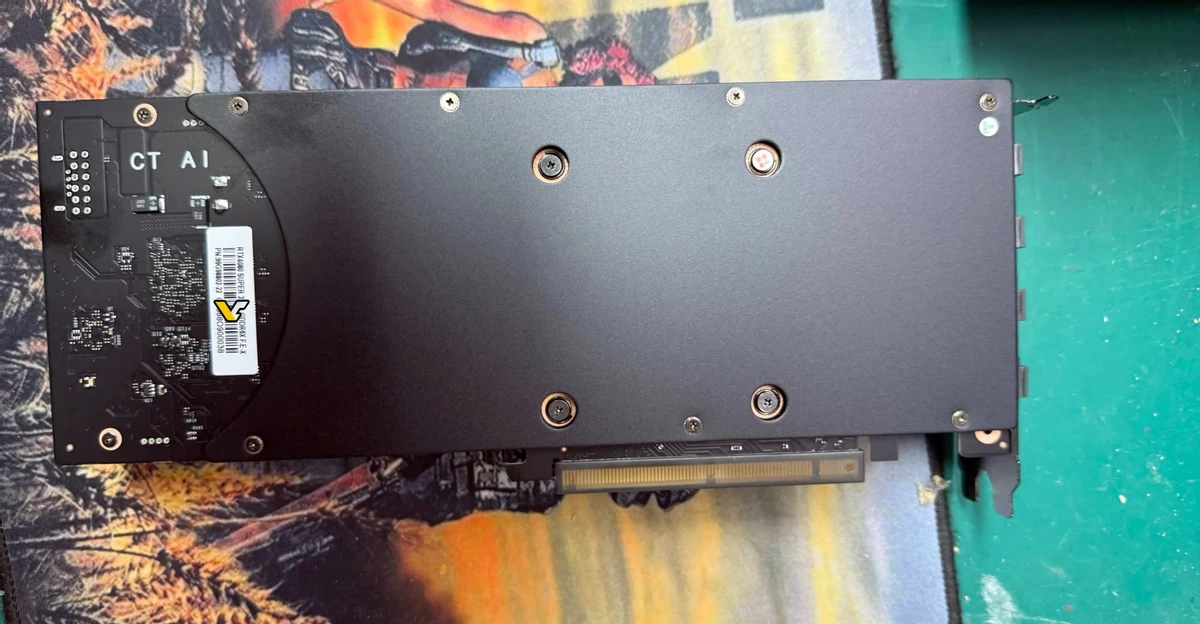 В Китае наладили выпуск RTX 4080 SUPER c 32 ГБ памяти для задач ИИ