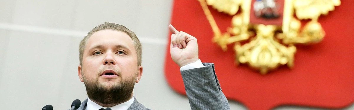 Депутат Госдумы от ЛДПР Чернышов предложил не запрещать смартфоны в школах, а создать «шкулфон»