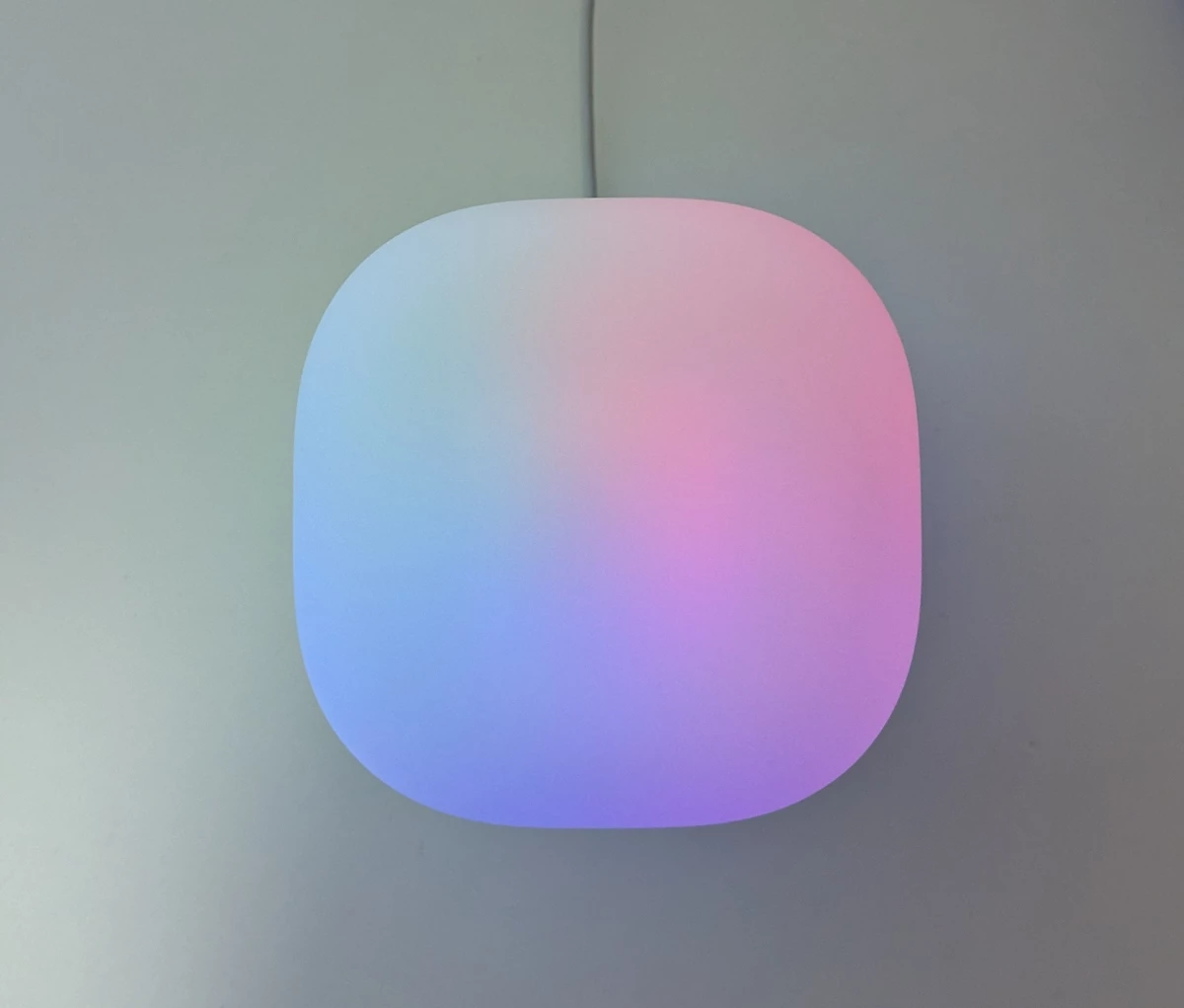 Делаем геймерскую берлогу комфортнее с “Яндекс” — обзор умного карниза, эмби-лампы и ИК-пульта Делаем геймерскую берлогу комфортнее с “Яндекс” — обзор умного карниза, эмби-лампы и ИК-пульта