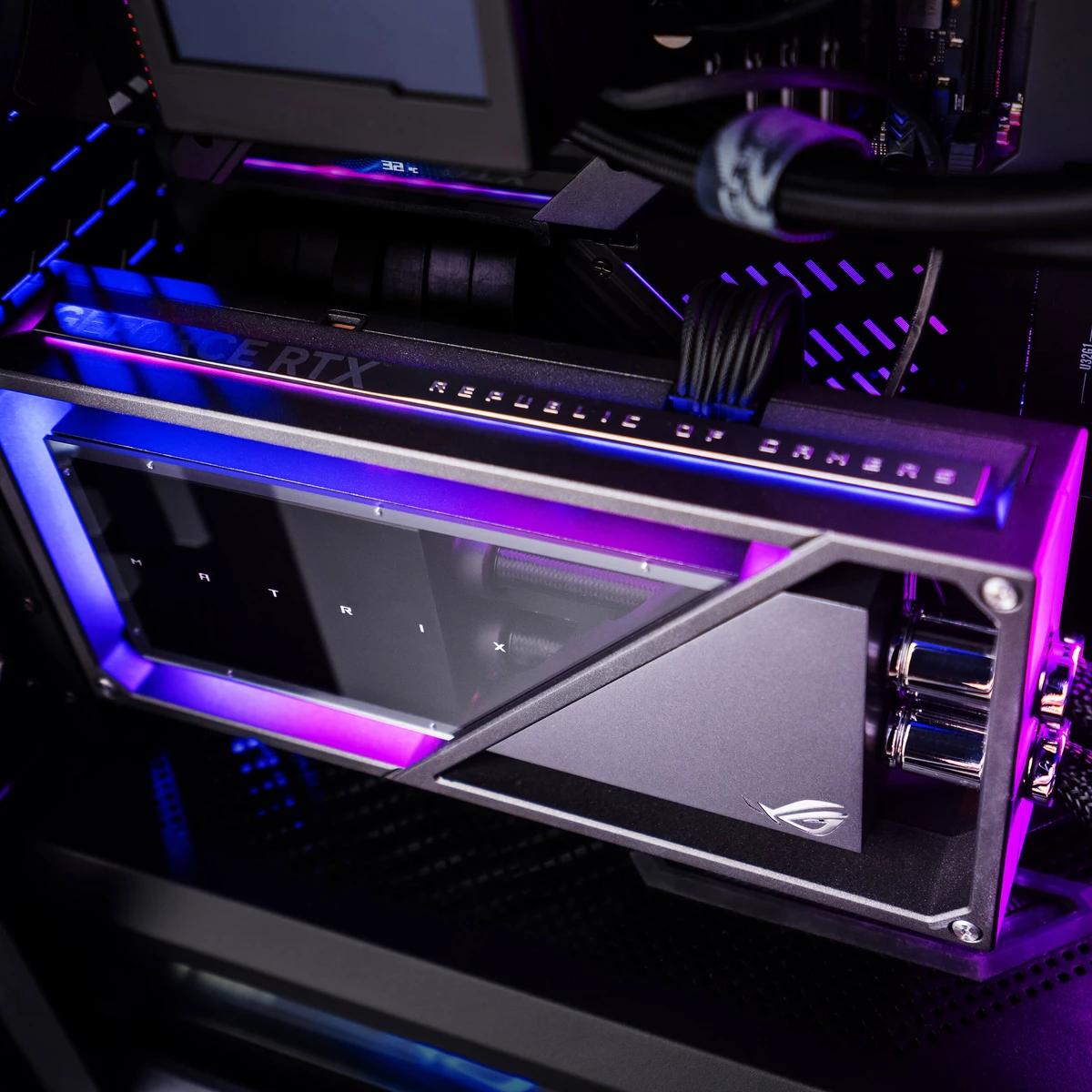 Всего 8000 долларов просят за ASUS RTX 4090 ROG MATRIX в Китае Всего 8000 долларов просят за ASUS RTX 4090 ROG MATRIX в Китае