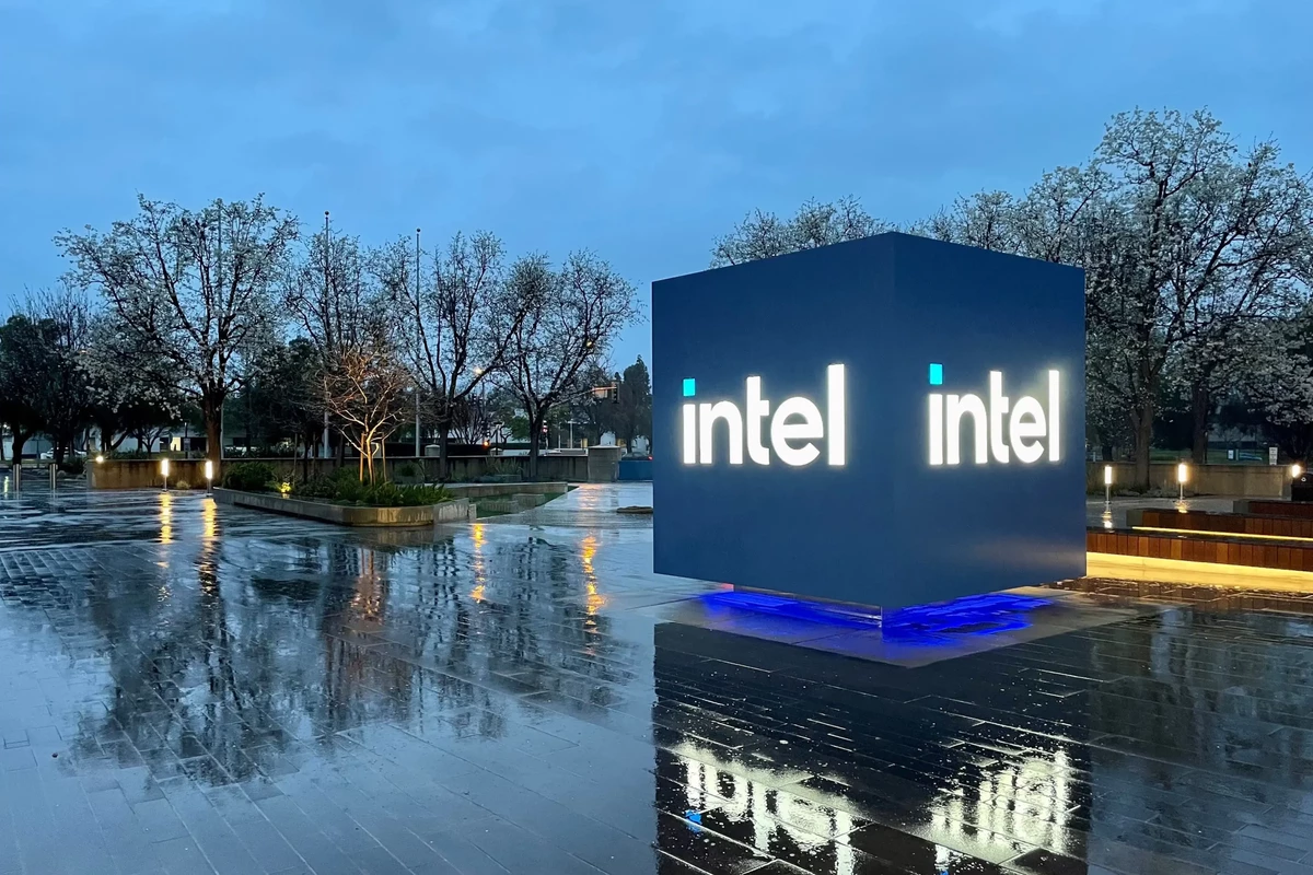 СМИ: Qualcomm возжелала кусочек Intel СМИ: Qualcomm возжелала кусочек Intel
