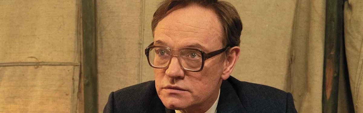 Джаред Харрис и Ли Пейс сыграют в экранизации «Основания» Айзека Азимова от Apple Джаред Харрис и Ли Пейс сыграют в экранизации «Основания» Айзека Азимова от Apple