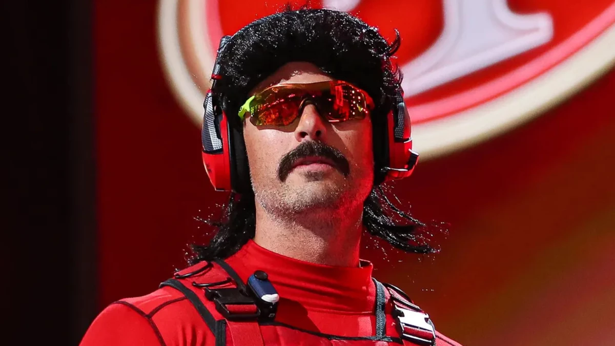 Dr Disrespect выступил с пламенной речью в свою защиту, обвинив модератора Твитча в подтасовке и обозвав его гребанной крысой Dr Disrespect выступил с пламенной речью в свою защиту, обвинив модератора Твитча в подтасовке и обозвав его гребанной крысой