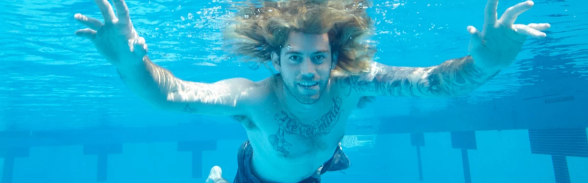 Малыш с обложки альбома Nevermind вырос, обвинил Nirvana в педофилии и потребовал денег Малыш с обложки альбома Nevermind вырос, обвинил Nirvana в педофилии и потребовал денег