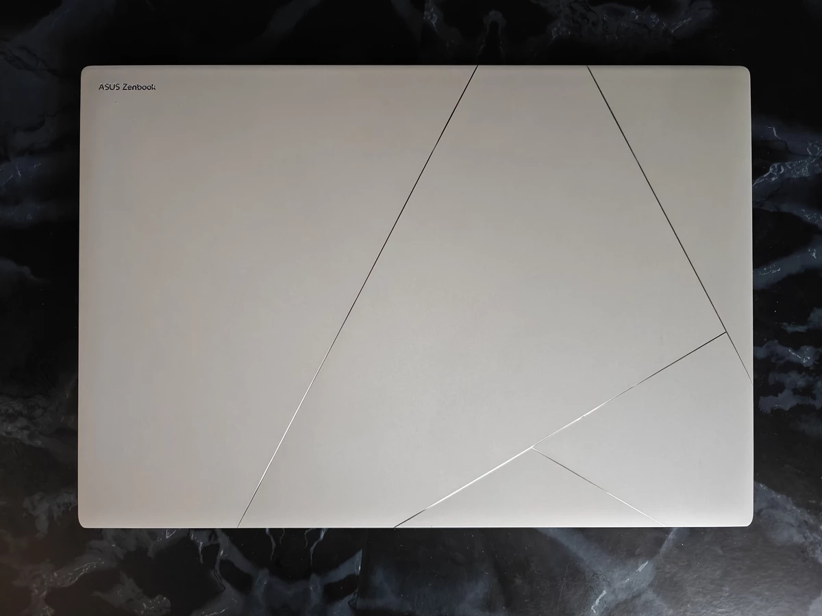 Обзор ASUS Zenbook S16 — тонкий, мощный, с Ryzen AI и OLED Обзор ASUS Zenbook S16 — тонкий, мощный, с Ryzen AI и OLED