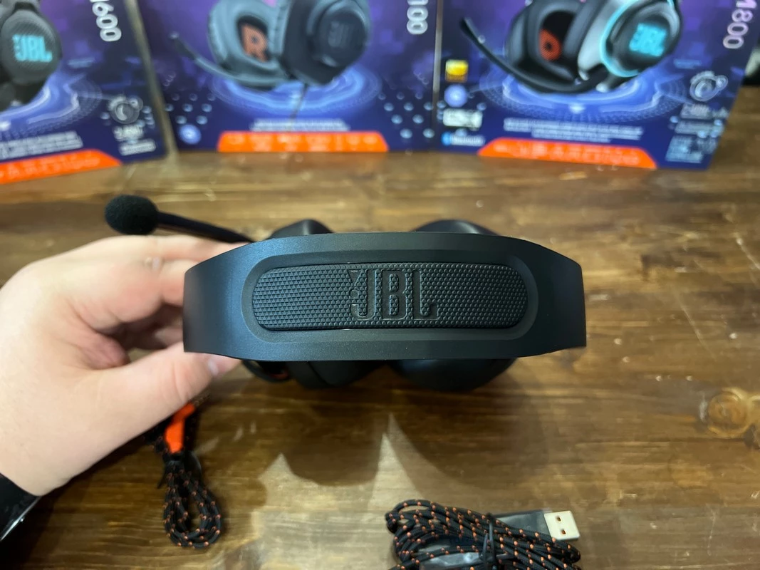 Обзор игровой гарнитуры JBL Quantum 300 Обзор игровой гарнитуры JBL Quantum 300