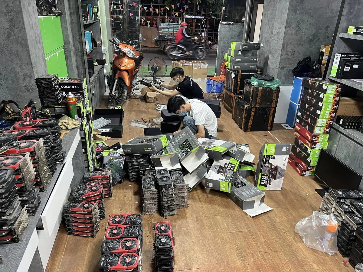 У перекупщиков RTX 4080 паника — видеокарты никому не нужны, а магазины не возвращают деньги