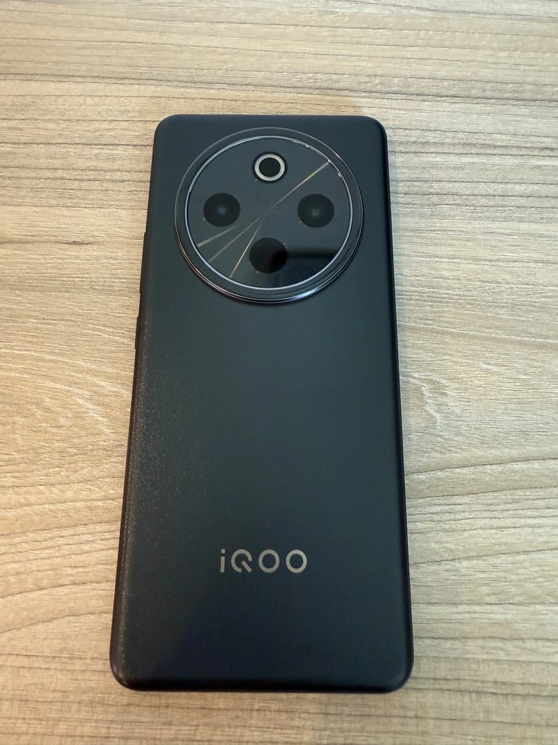 Обзор смартфонов iQOO Z10 и Neo 10 — два взгляда на производительность: бюджет и гейминг
