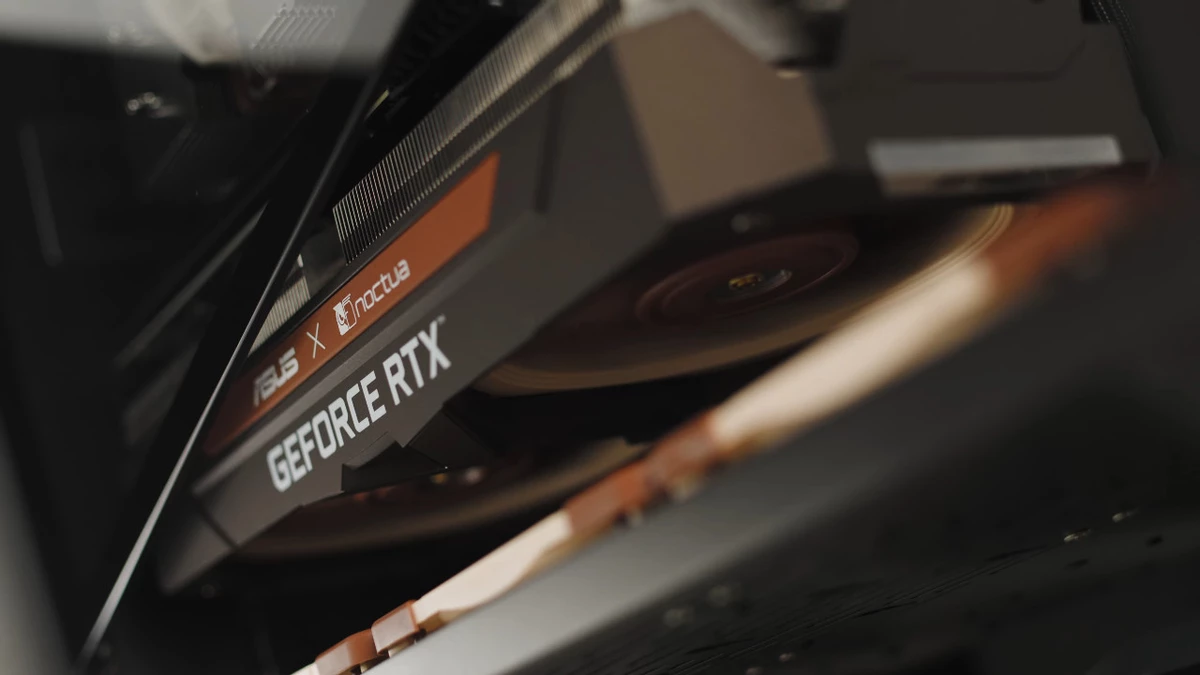 Тихая и красивая ASUS GeForce RTX 5080 Noctua Edition в деталях и с разных ракурсов на видео Тихая и красивая ASUS GeForce RTX 5080 Noctua Edition в деталях и с разных ракурсов на видео