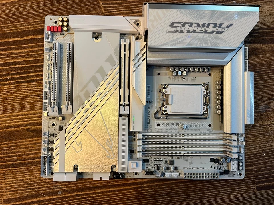 Обзор материнской платы AORUS Z890 PRO ICE: идеальное сочетание стиля и производительности Обзор материнской платы AORUS Z890 PRO ICE: идеальное сочетание стиля и производительности