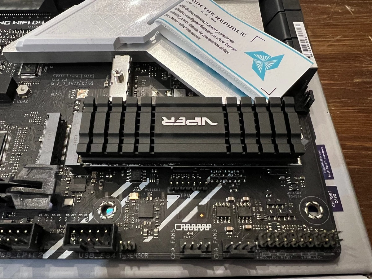 Твердотельный накопитель Patriot Memory Viper 1000 ГБ M.2 VPN110-1TBM28H Твердотельный накопитель Patriot Memory Viper 1000 ГБ M.2 VPN110-1TBM28H
