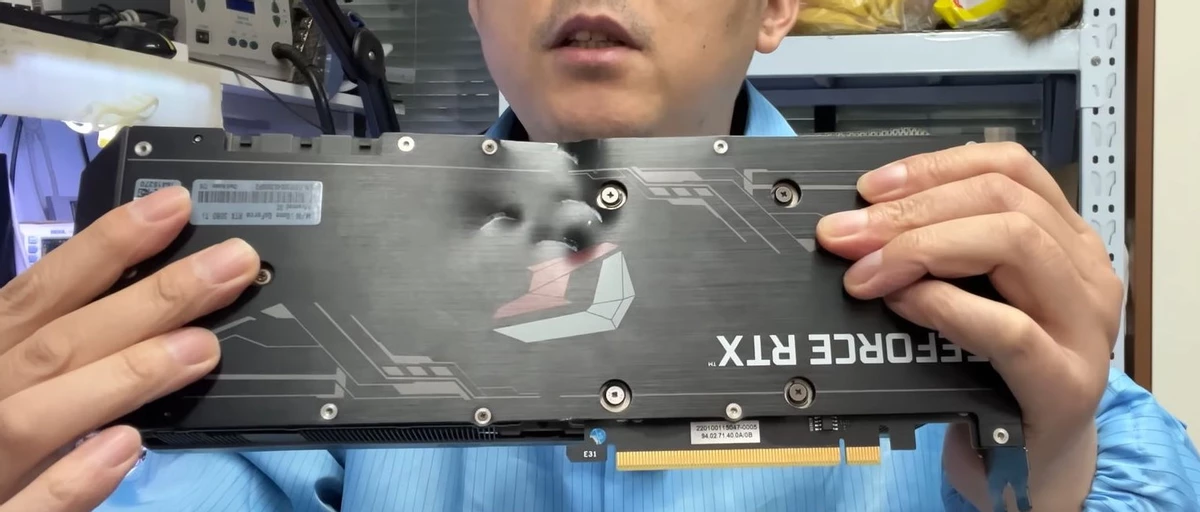 Домашнее насилие над геймером — девушка пыталась уничтожить RTX 3080 Ti, но ремонтники смогли ее спасти