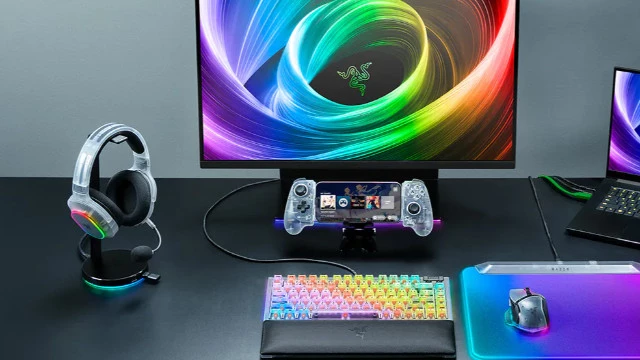 Для любителей видеть внутренности: Razer анонсировала набор Phantom White