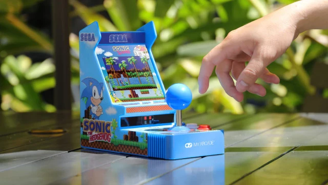 Sega зачем-то выпустила странные ретро-консоли на одну игру — про Соника