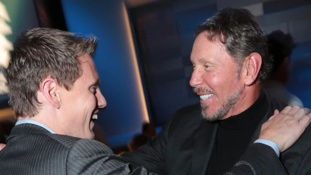 Paramount залезла в долги, пошла против Netflix и начала враждебное поглощение Warner Bros.