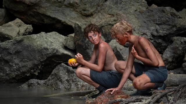 Первые кадры из мини-сериала «Повелитель мух» от BBC и создателя «Переходного возраста»