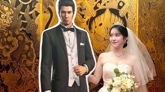 Японка вышла замуж за картонного Кирю из Like a Dragon