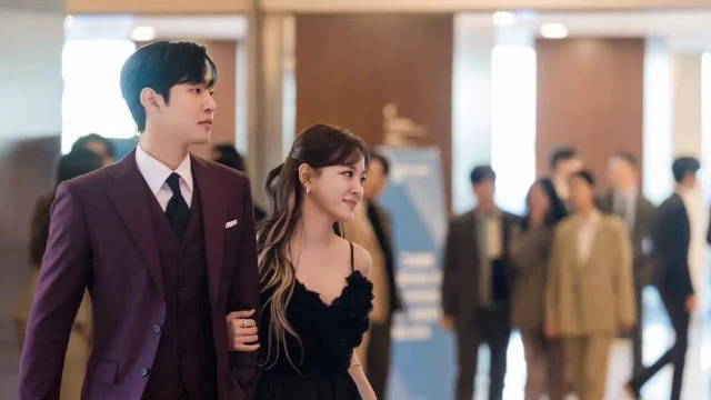 Хоть кто-то живет в реальности: в Китае запретили в сериалах глупые и наивные сюжеты про богачей, влюбляющихся в бедных девочек