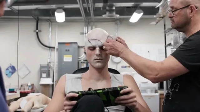 Steam Deck сильно выручала Джейкоб Элорди на съемках «Франкенштейна» во время 10 часового грима