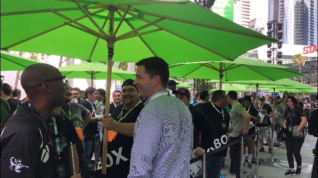 «Ваша консоль мертва»: предатель Майк Ибарра опять обидел Xbox в попытке подлизаться к PlayStation