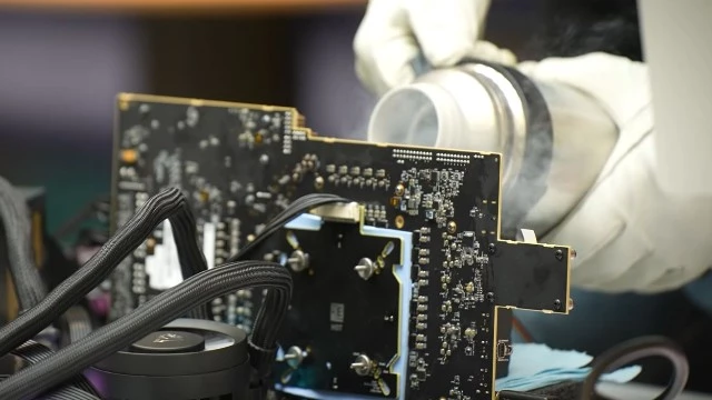 Почти 5 ГГц на видеокарте — Radeon RX 9060 XT установила абсолютный мировой рекорд разгона