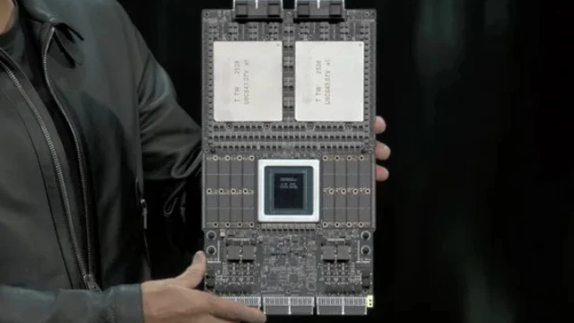 Оно боится! NVIDIA разогнала свой ИИ-флагман из опасений перед старшим AMD Instinct