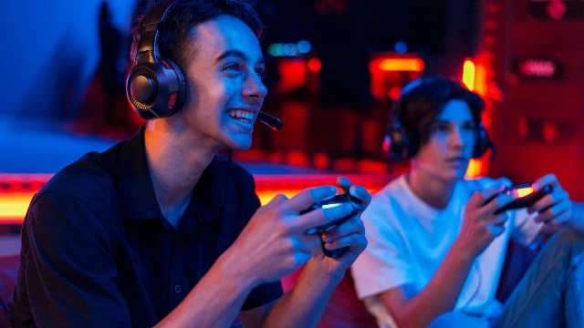 Как ИИ-чат с Алисой помогает геймерам