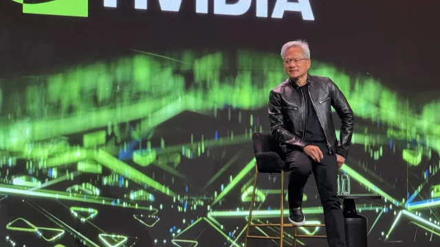 Дженсен Хуанг не исключает вероятность возвращения старых видеокарт на рынок из-за мирового кризиса памяти