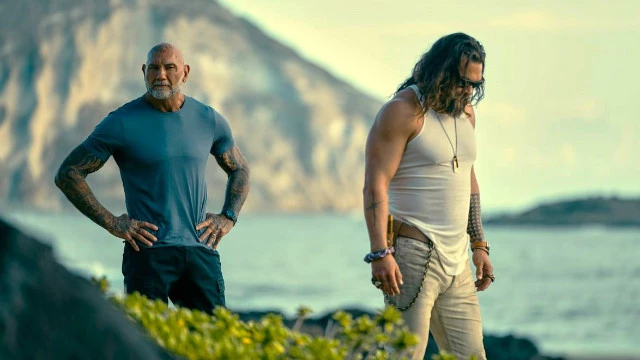 Сводные братья Момоа и Батиста с Гавайев в дебютном трейлере «Команды разрушителей»