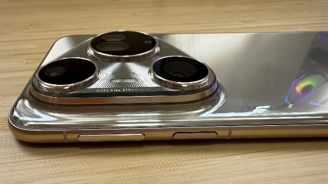 Обзор HUAWEI Pura 80 Ultra — флагман для тех, кто снимает жизнь