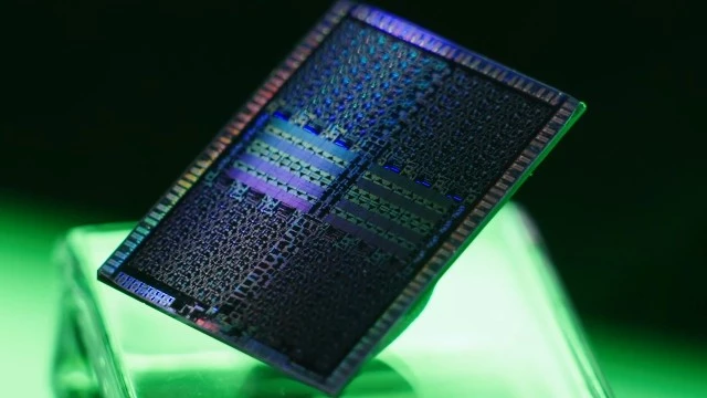 Дефицит памяти бьет по геймерам: NVIDIA может резко сократить производство RTX 50