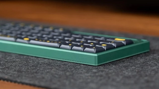 Да, это клавиатура, пусть и крайне маленькая — CannonKeys представила клавиатуру Bullet Train