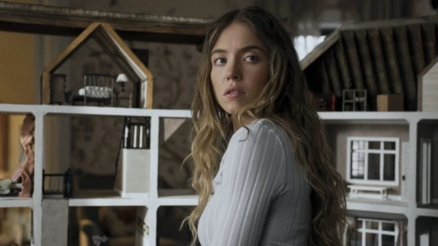 Состоялась мировая премьера триллера «Горничная» с Сидни Суини, российский прокат — в январе