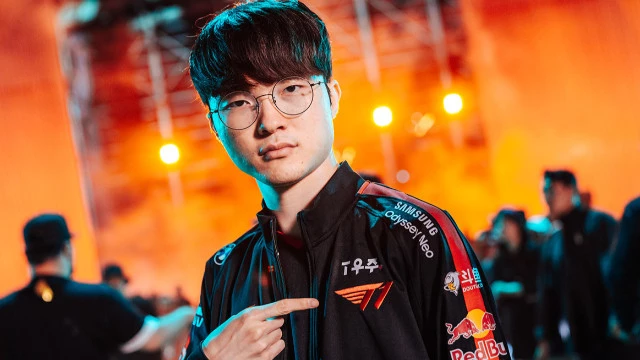 Фейкер слил катку в League of Legends фанату без ранга