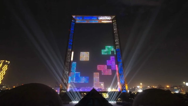 2800 дронов превратили небо Дубая в крупнейший Tetris в мире
